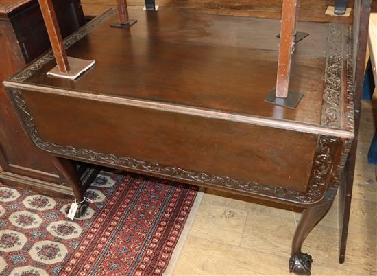 A 1920s George I style mahogany drop leaf extending dining table 174cm extended (one spare leaf)